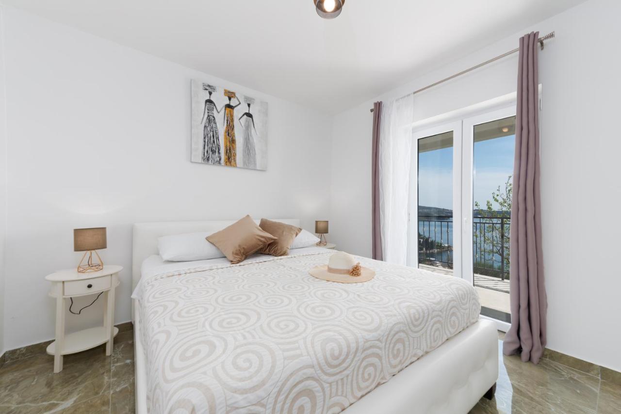 Golden Seaview Holiday Home مْليني المظهر الخارجي الصورة