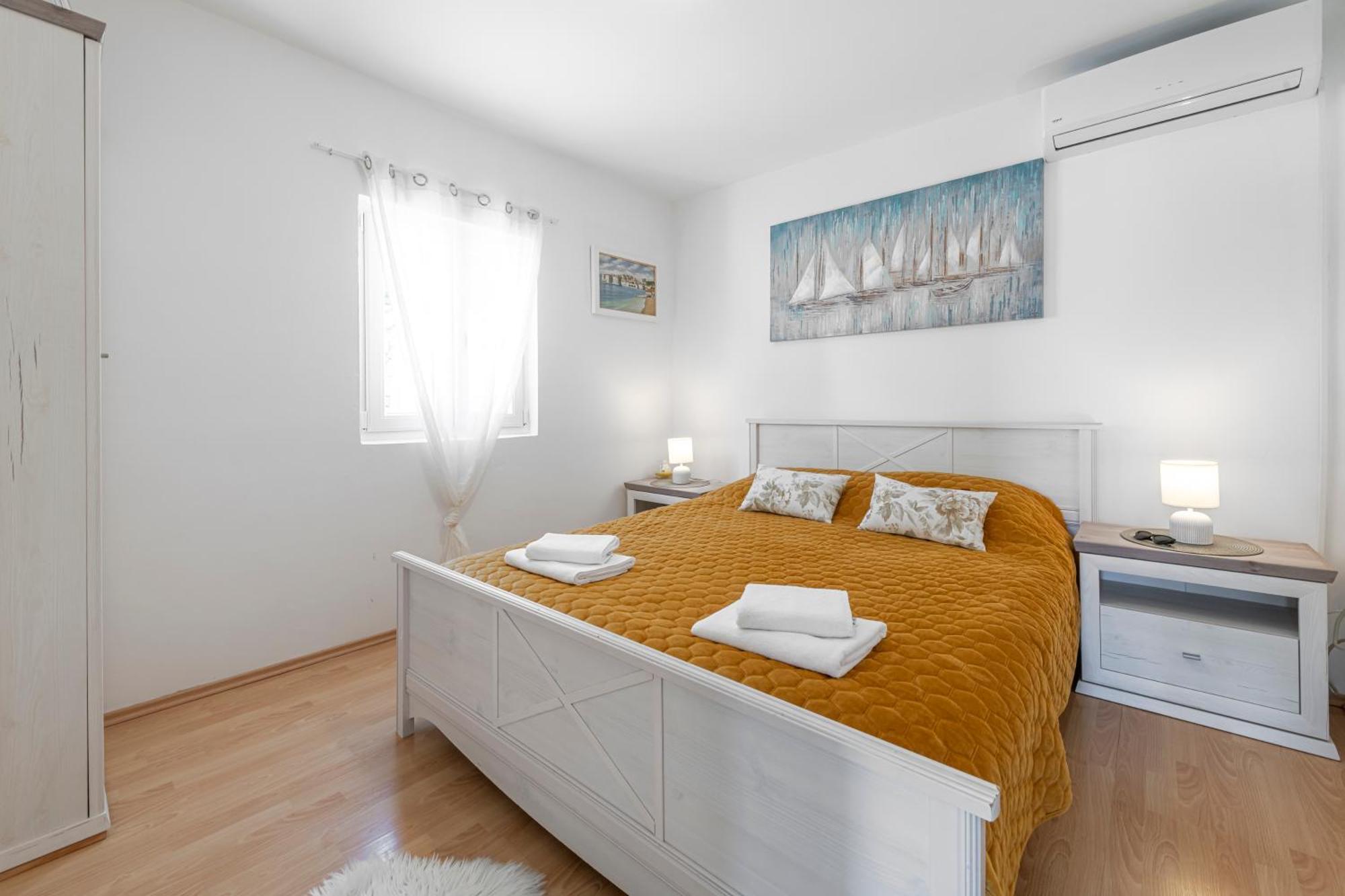 Golden Seaview Holiday Home مْليني الغرفة الصورة